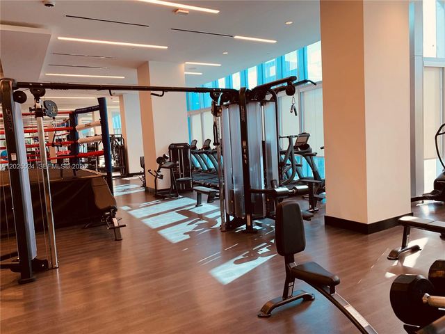 851 NE 1st Ave 1808, Miami, FL 33132
