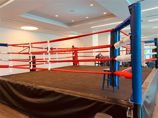 851 NE 1st Ave 1808, Miami, FL 33132