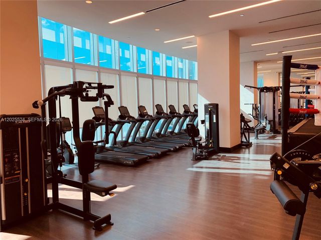 851 NE 1st Ave 1808, Miami, FL 33132