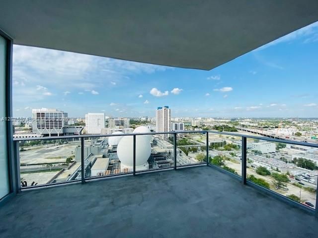 851 NE 1st Ave 1808, Miami, FL 33132