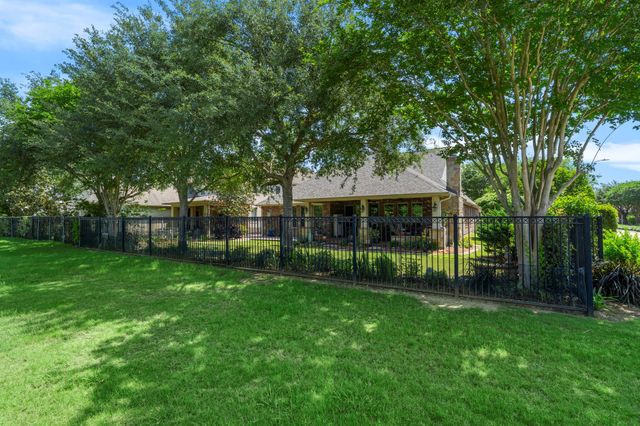 626 Dalton Lane, Sugar Land, TX 77479