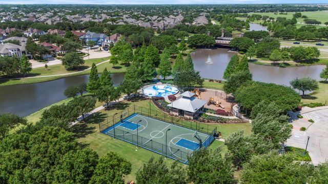 626 Dalton Lane, Sugar Land, TX 77479