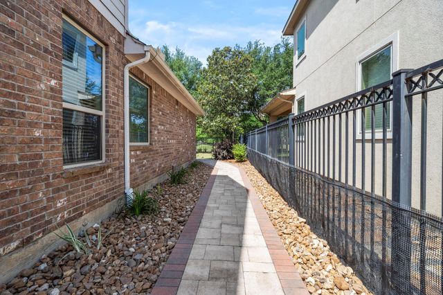 626 Dalton Lane, Sugar Land, TX 77479