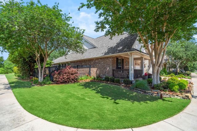 626 Dalton Lane, Sugar Land, TX 77479