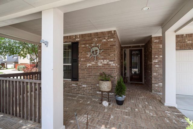 626 Dalton Lane, Sugar Land, TX 77479