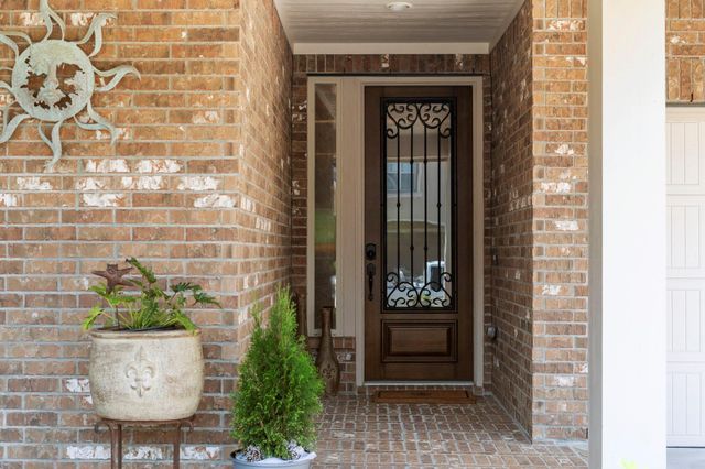 626 Dalton Lane, Sugar Land, TX 77479