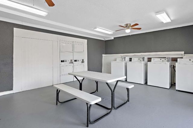 10301 Sandpiper DR 12-137, Houston, TX 77096