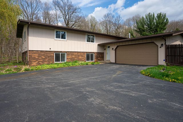 831 Opal Drive, Valparaiso, IN 46383