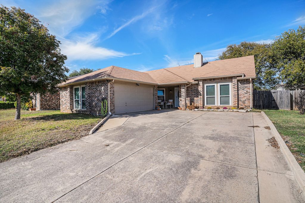 4205 Staghorn Circle S, Fort Worth, TX 76137