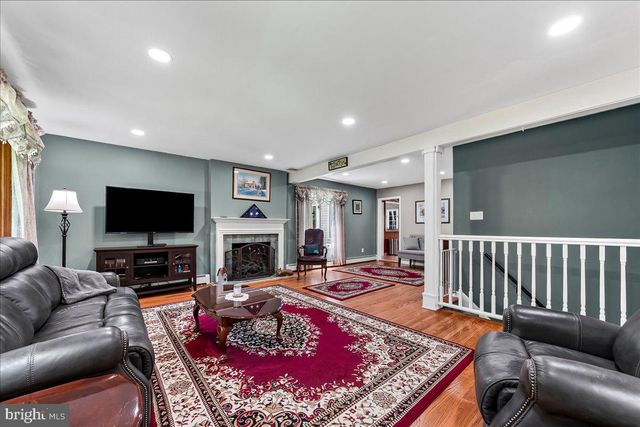 207 WALTER DR, Media, PA 19063