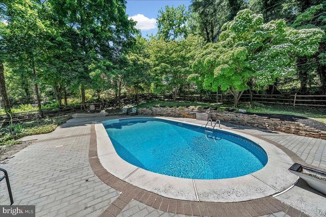 207 WALTER DR, Media, PA 19063