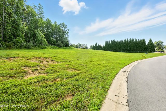 5501 Farmhouse Dr, Crestwood, KY 40014