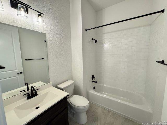 125 Katie Court, Castroville, TX 78009