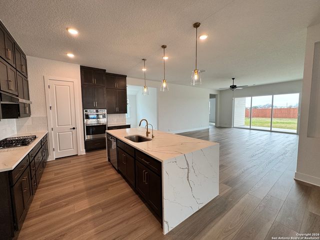 125 Katie Court, Castroville, TX 78009