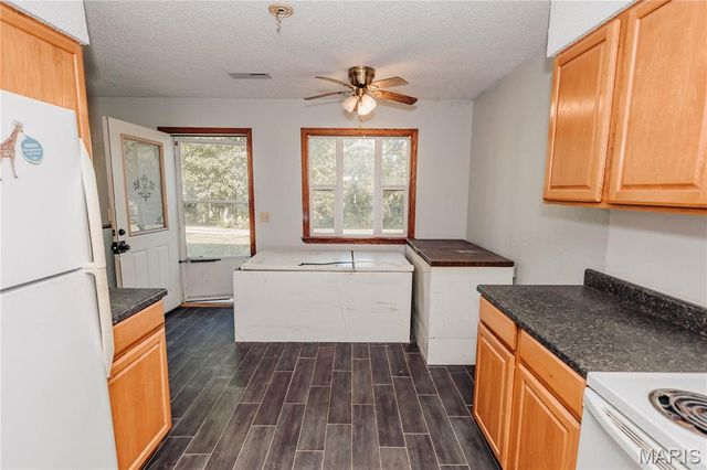 10209 Circle Road, Dixon, MO 65459