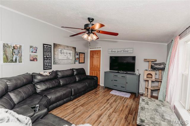 10209 Circle Road, Dixon, MO 65459