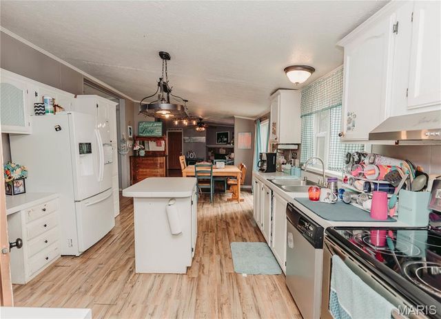 10209 Circle Road, Dixon, MO 65459