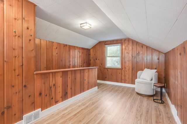 1155 4th Street E, Saint Paul, MN 55106