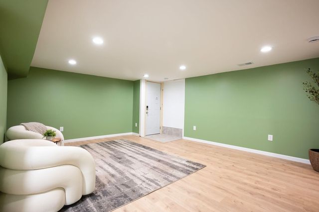 1155 4th Street E, Saint Paul, MN 55106