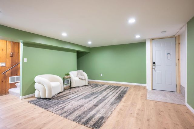 1155 4th Street E, Saint Paul, MN 55106