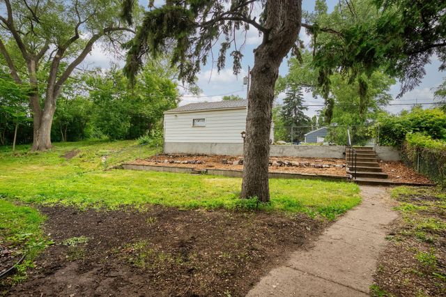 1155 4th Street E, Saint Paul, MN 55106