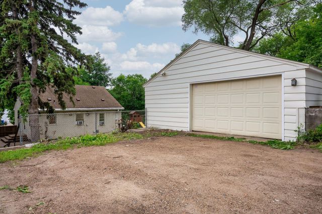 1155 4th Street E, Saint Paul, MN 55106