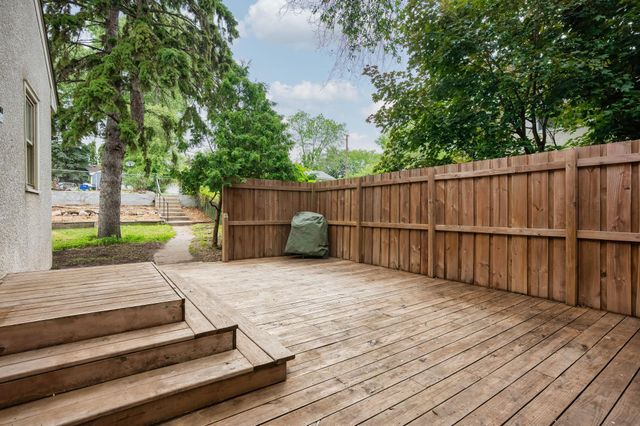 1155 4th Street E, Saint Paul, MN 55106