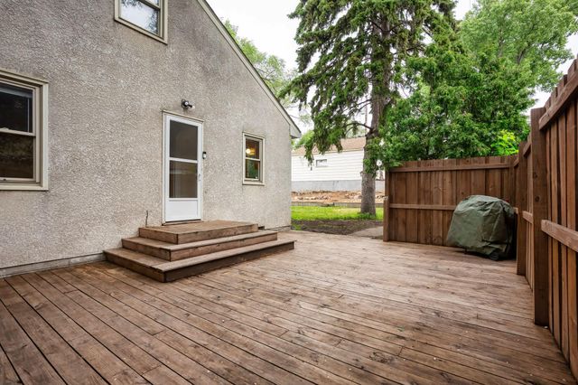 1155 4th Street E, Saint Paul, MN 55106