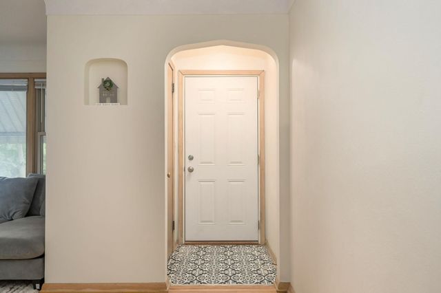 1155 4th Street E, Saint Paul, MN 55106