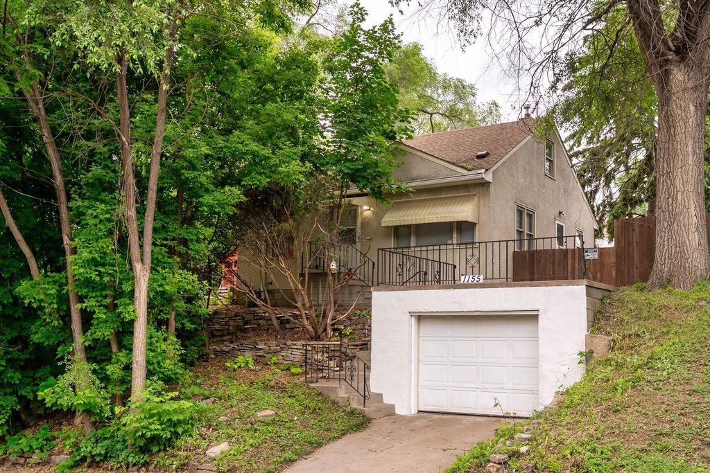 1155 4th Street E, Saint Paul, MN 55106