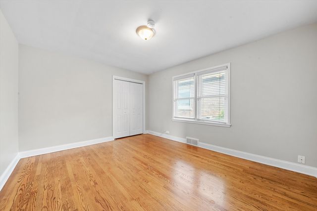 5554 S Neva Avenue, Chicago, IL 60638