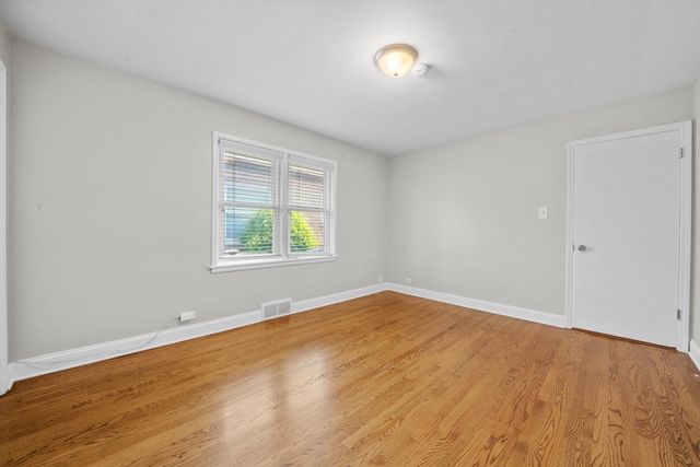 5554 S Neva Avenue, Chicago, IL 60638