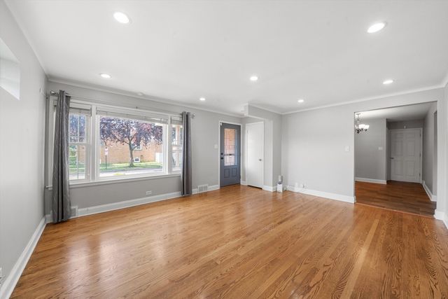 5554 S Neva Avenue, Chicago, IL 60638