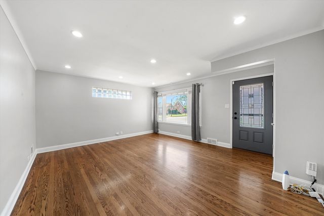5554 S Neva Avenue, Chicago, IL 60638