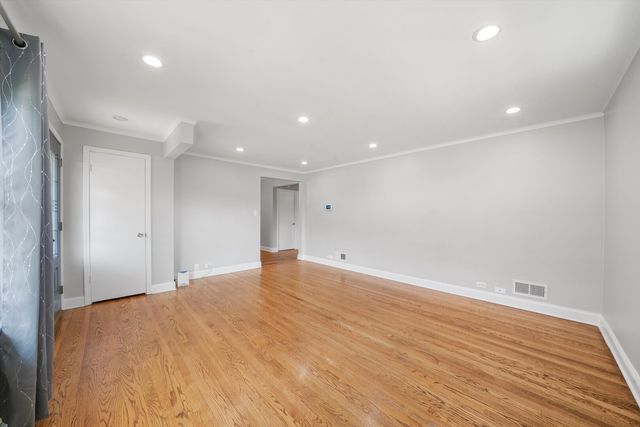 5554 S Neva Avenue, Chicago, IL 60638