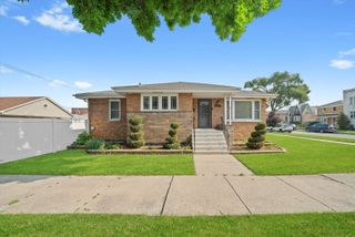 5554 S Neva Avenue, Chicago, IL 60638