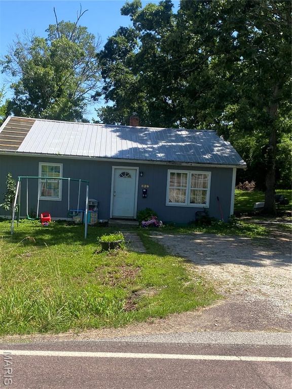826 W Washington Street, St James, MO 65559