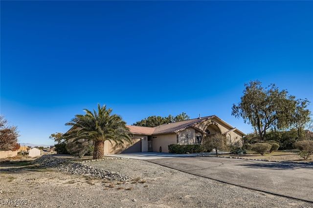 6140 North Grand Canyon Drive, Las Vegas, NV 89149