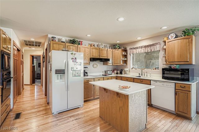 6140 North Grand Canyon Drive, Las Vegas, NV 89149