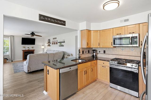 7 Olmsted Drive, Sewell, NJ 08080