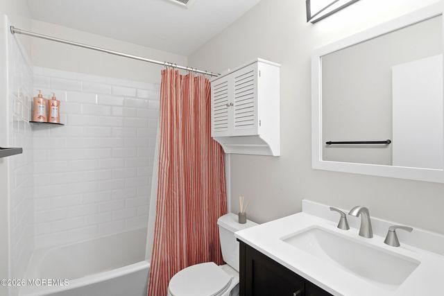 7 Olmsted Drive, Sewell, NJ 08080