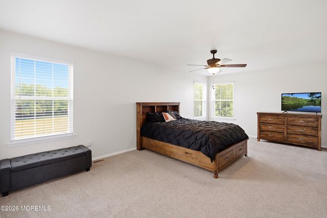 7 Olmsted Drive, Sewell, NJ 08080
