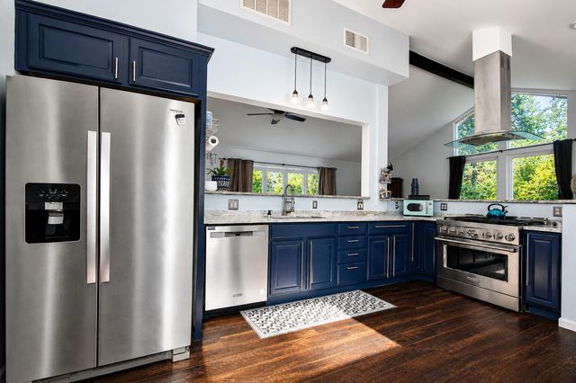 8205 Oakwood Avenue, Munster, IN 46321