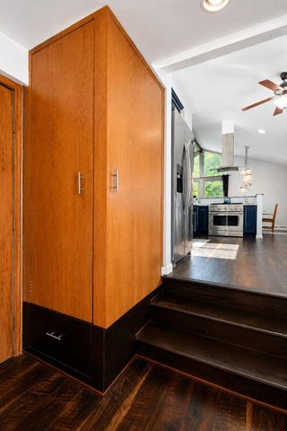 8205 Oakwood Avenue, Munster, IN 46321