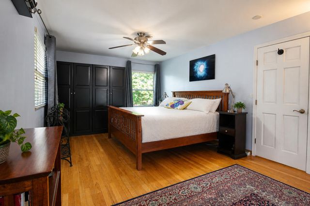8205 Oakwood Avenue, Munster, IN 46321