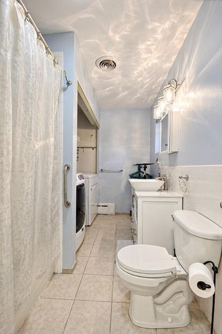 8205 Oakwood Avenue, Munster, IN 46321