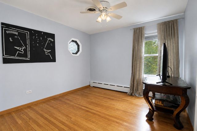 8205 Oakwood Avenue, Munster, IN 46321