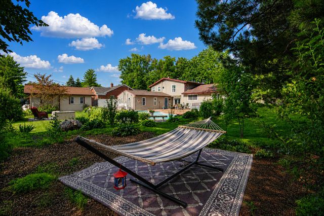 8205 Oakwood Avenue, Munster, IN 46321