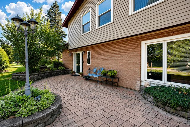 8205 Oakwood Avenue, Munster, IN 46321