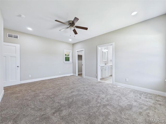 126 Woodland Hills Court, Alton, IL 62002